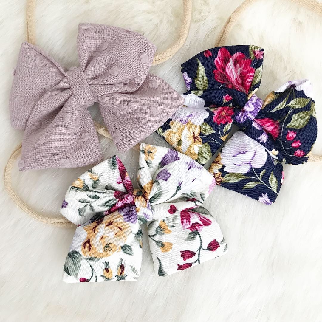 Bomull hårbånd med sløyfe, blomstret/sort, 6cm