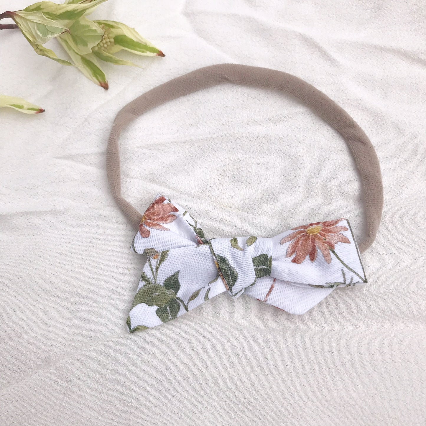 Bow Boho flowers, hvit, hårspenne 10cm/hårbånd 8cm